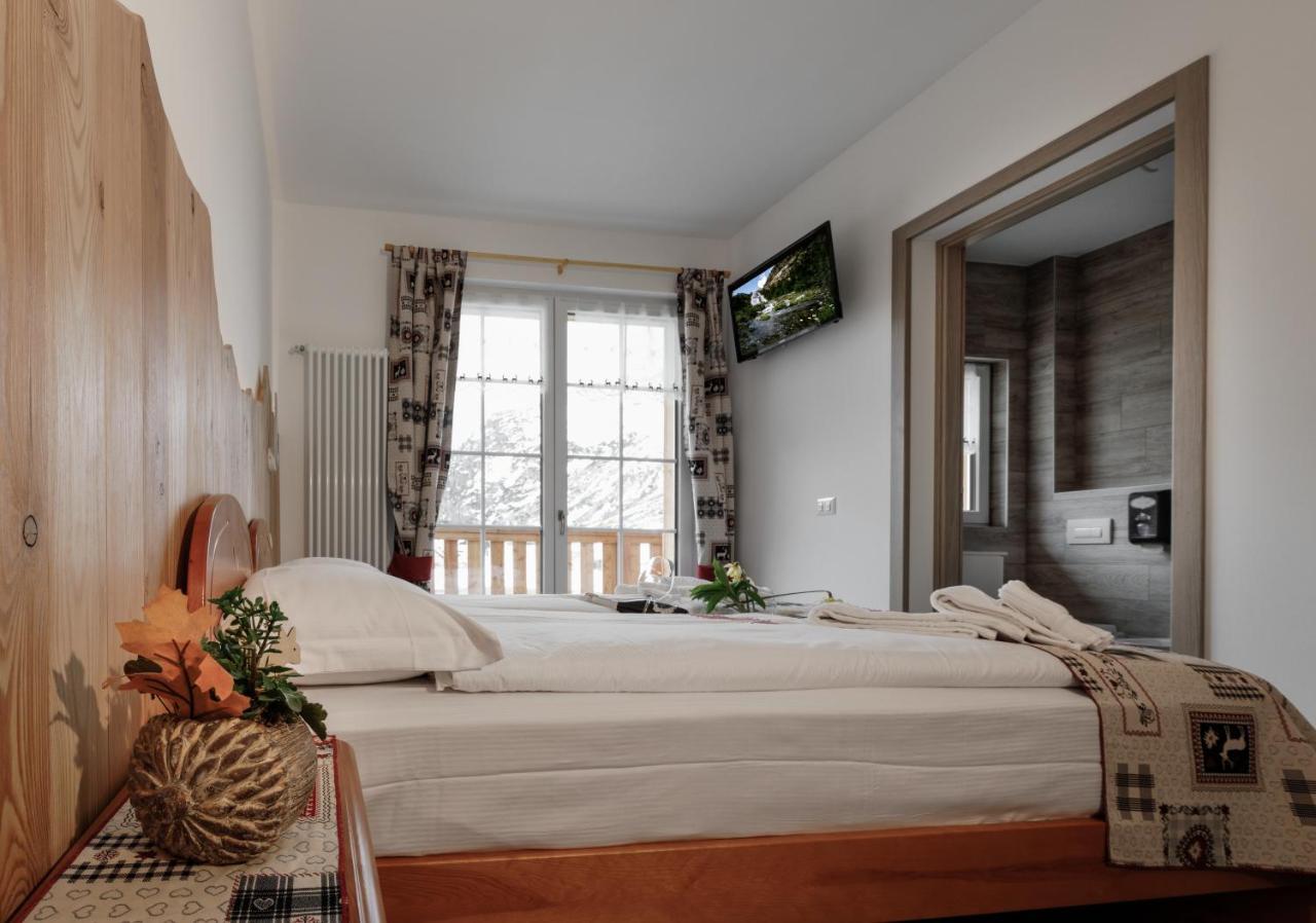 Albergo Ristorante Le Alpi La Frua Bagian luar foto