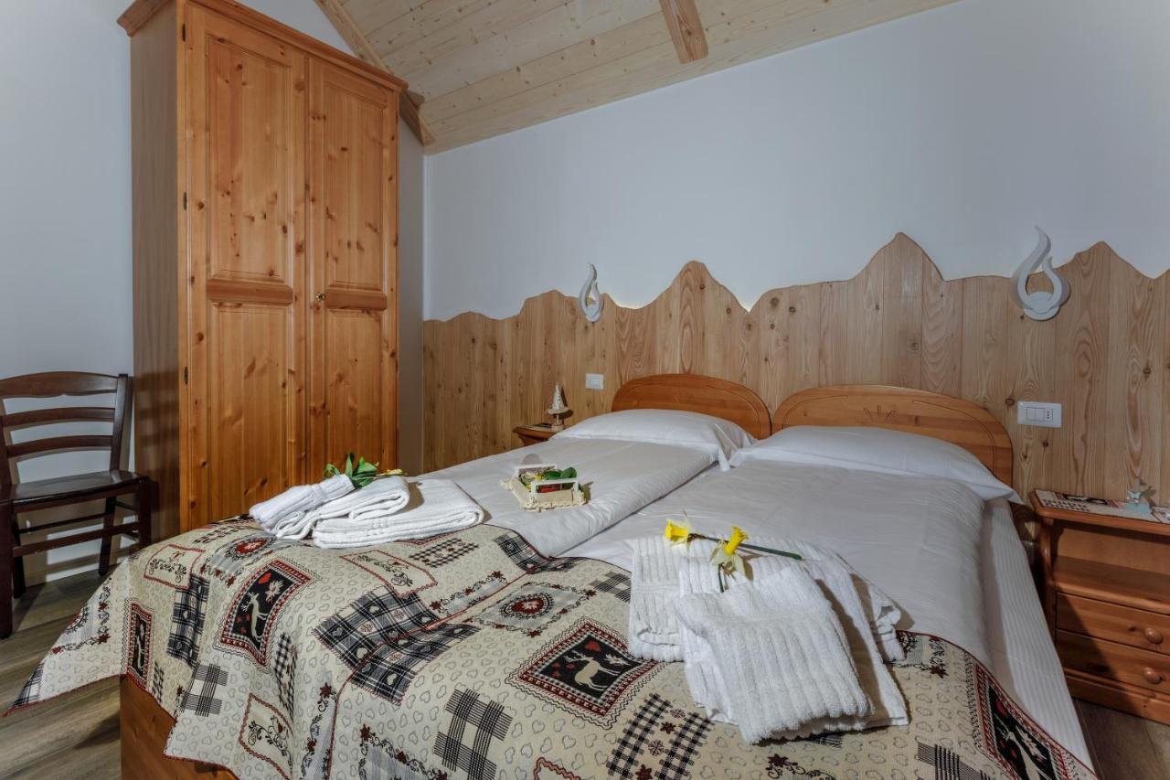Albergo Ristorante Le Alpi La Frua Bagian luar foto